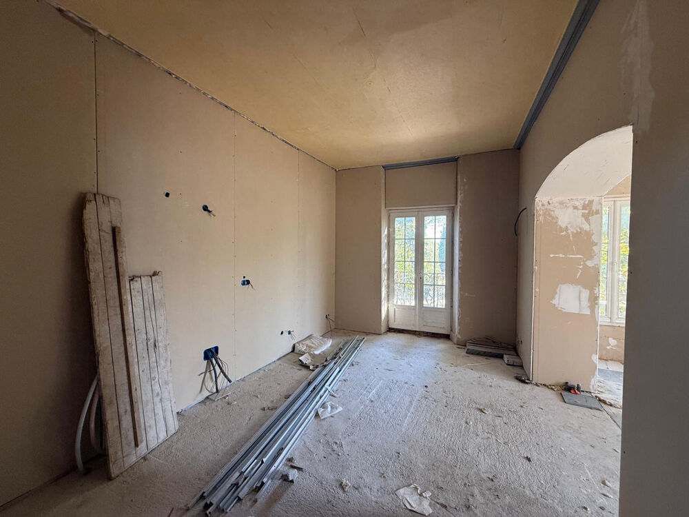 à vendre  Propriété/château Courthézon (84350)
