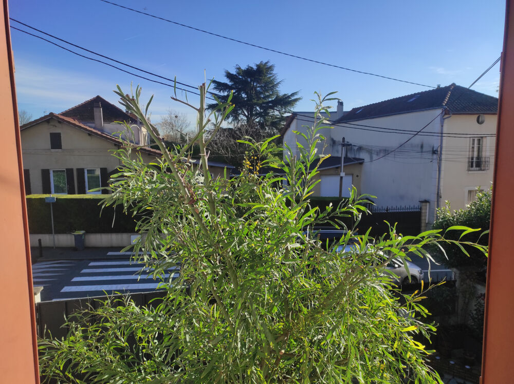 Petite maison 50 m2 4 pièces, très faibles charges, à rénover, 200m du RER