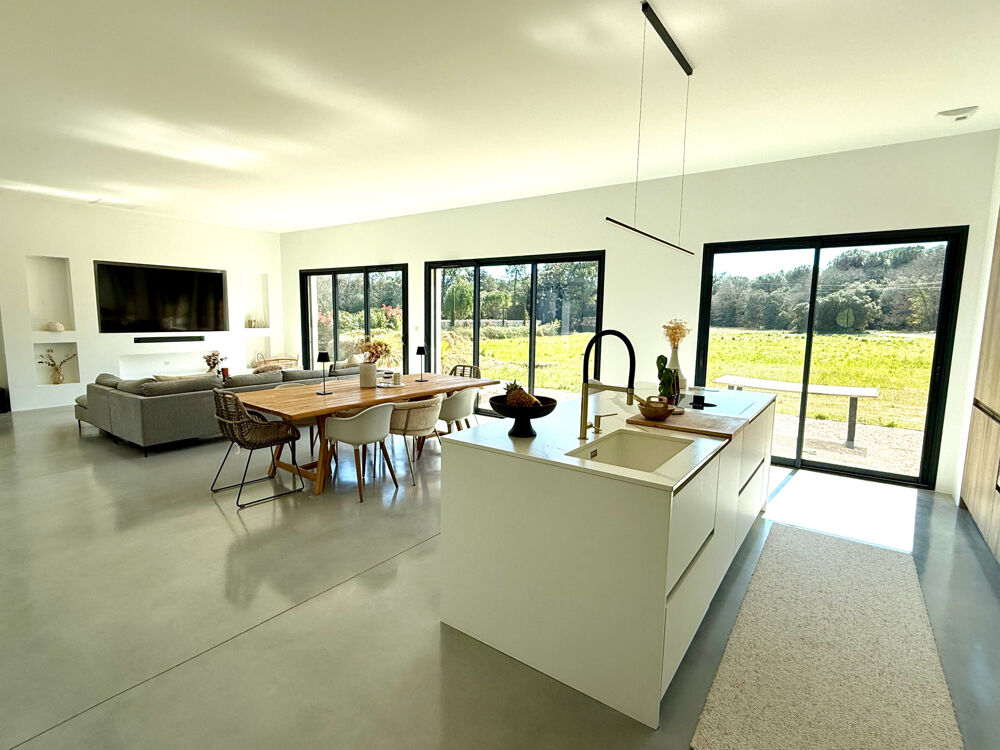 Nathalie SINARD vous présente en exclusivite cette Maison contemporaine de 2024 150 m2 Terrain de 1 903 m2