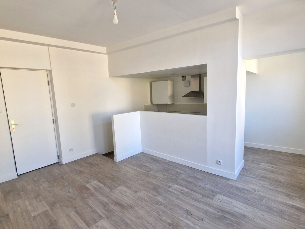 T4 - NEUF avec 3 CHAMBRES - PLEIN CENTRE