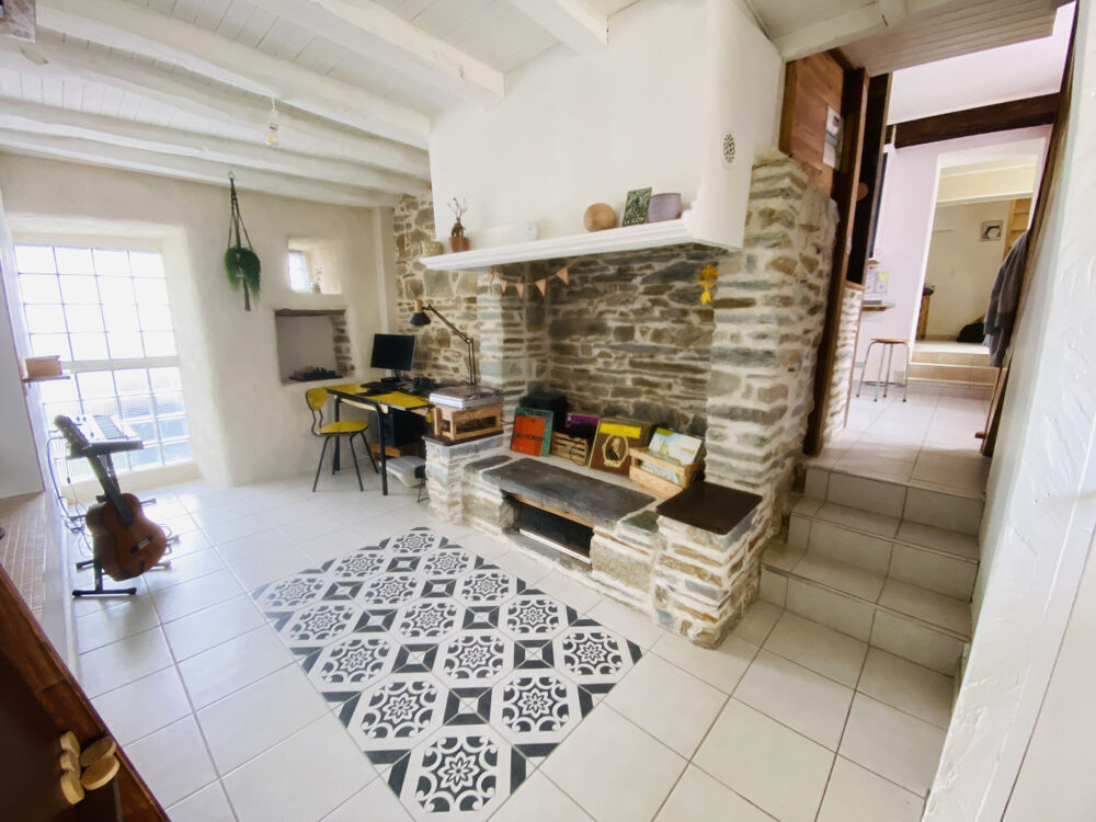 LONGÈRE EN PIERRES DE 148 M2 | 4 chambres | Jardin clos | Dépendances