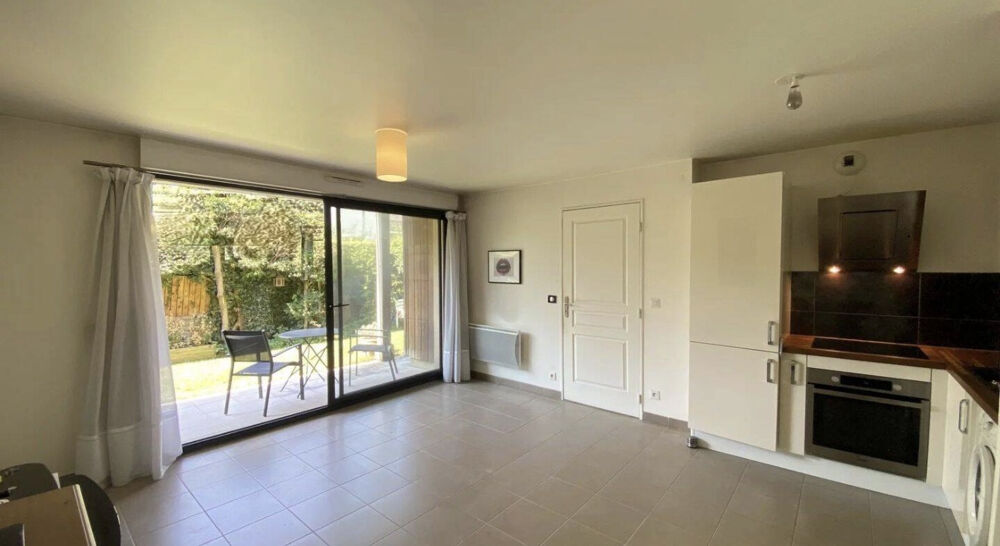 Vente Appartement Appartement F2 avec jardin, terrasse, parking et dépendance Plaisir