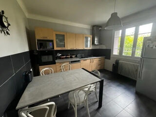  Maison  vendre 8 pices 233 m