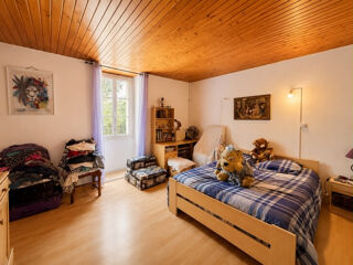  Immeuble à vendre 9 pièces 161 m²