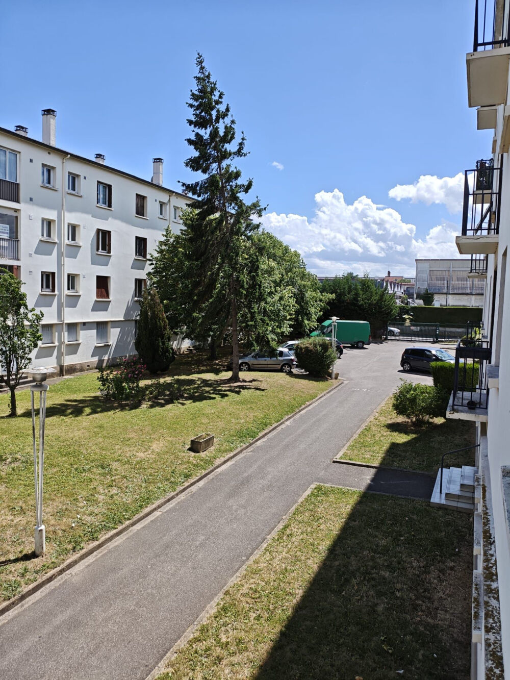 Appartement T3 meublé de 57 m2 avec balcon - 2 chambres, parking et cave
