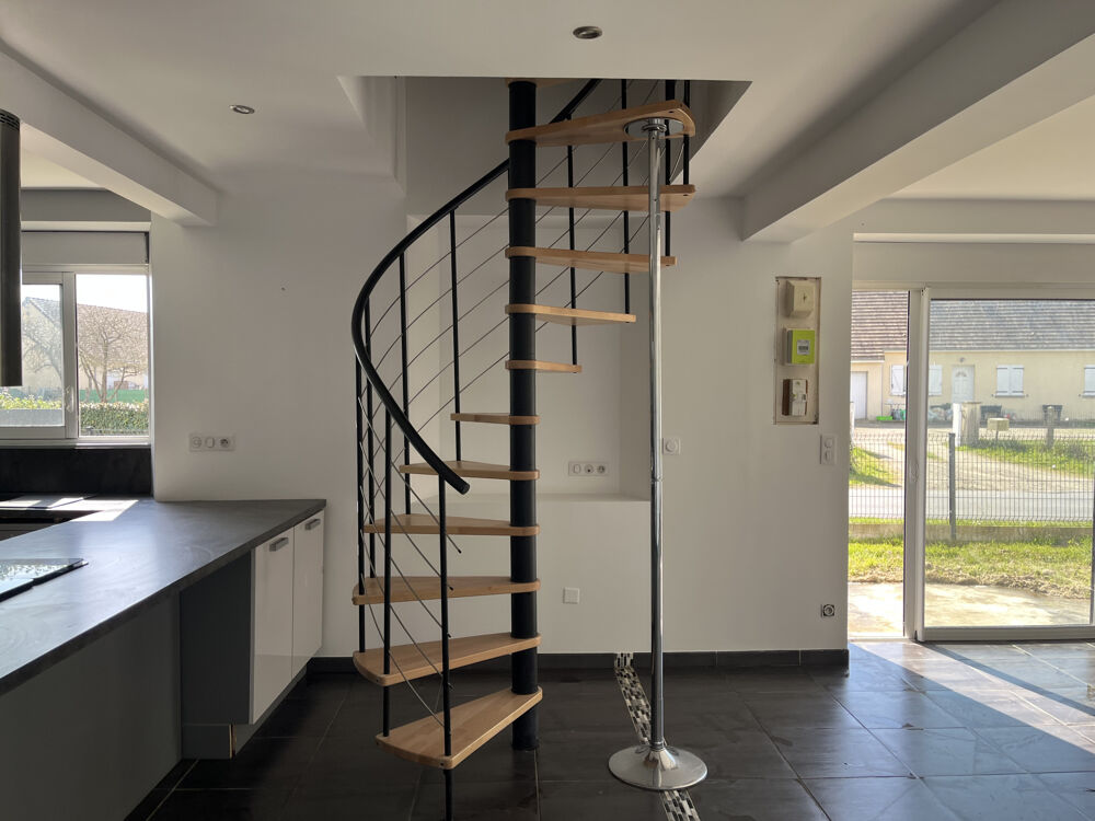Vente Maison MAISON 133M2-4 chambres dont deux de plain-pied- Grande dépendance- Plus de 1000 m2 constructibles-DPE C Val-de-la-hune
