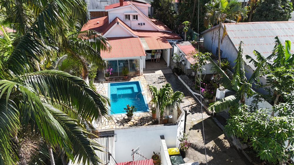 Villa familiale avec piscine et dépendance Bras Pontho, Le Tampo