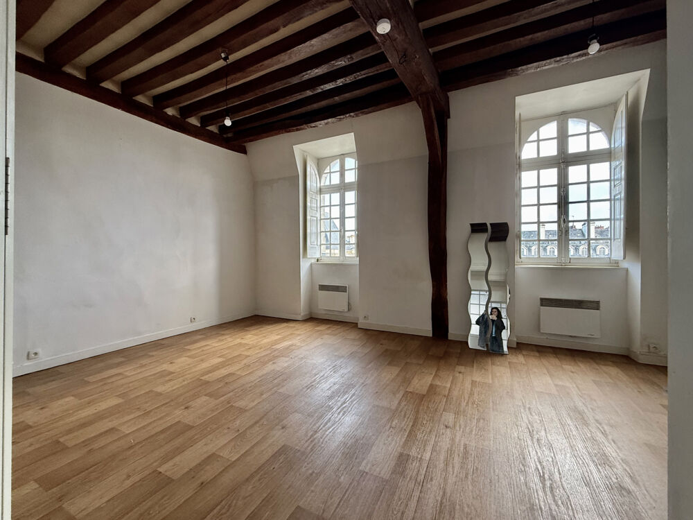 Vente Appartement NOUVEAU EN VENTE CHEZ WINKEY - Beau studio de 44 m2 - Hyper centre de Rennes Place du  PARLEMENT Rennes
