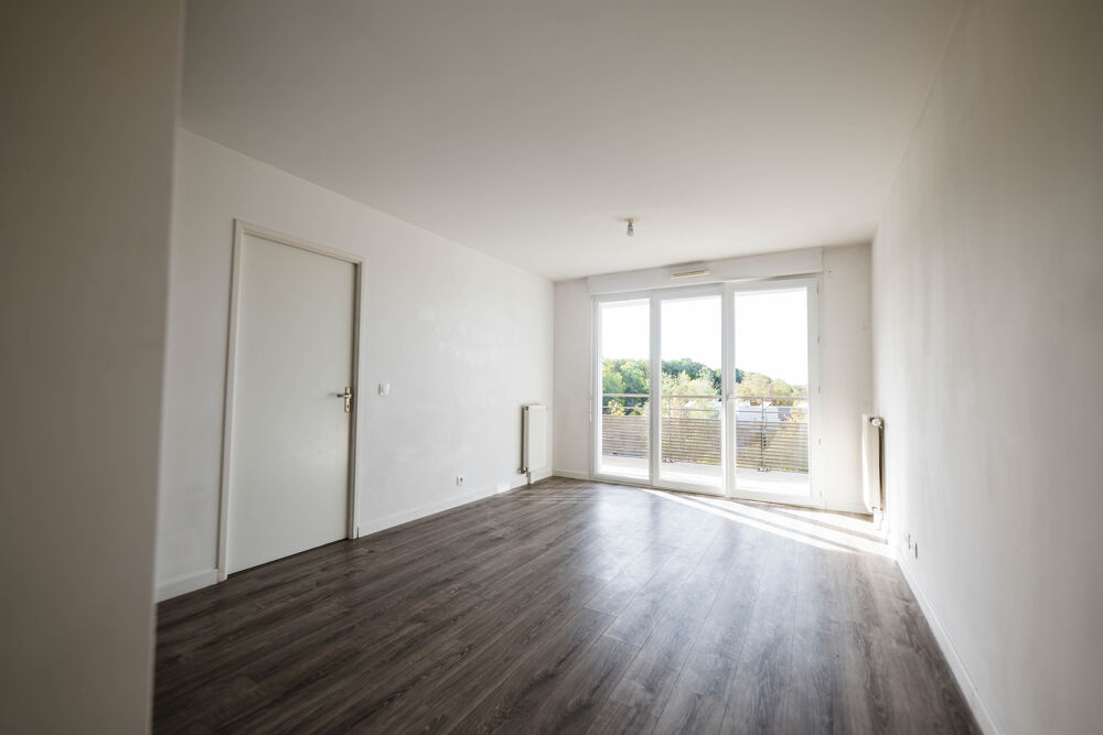 Vente Appartement Opportunité à saisir - T2 sans travaux - Grand balcon exposé ouest Fleury-mérogis