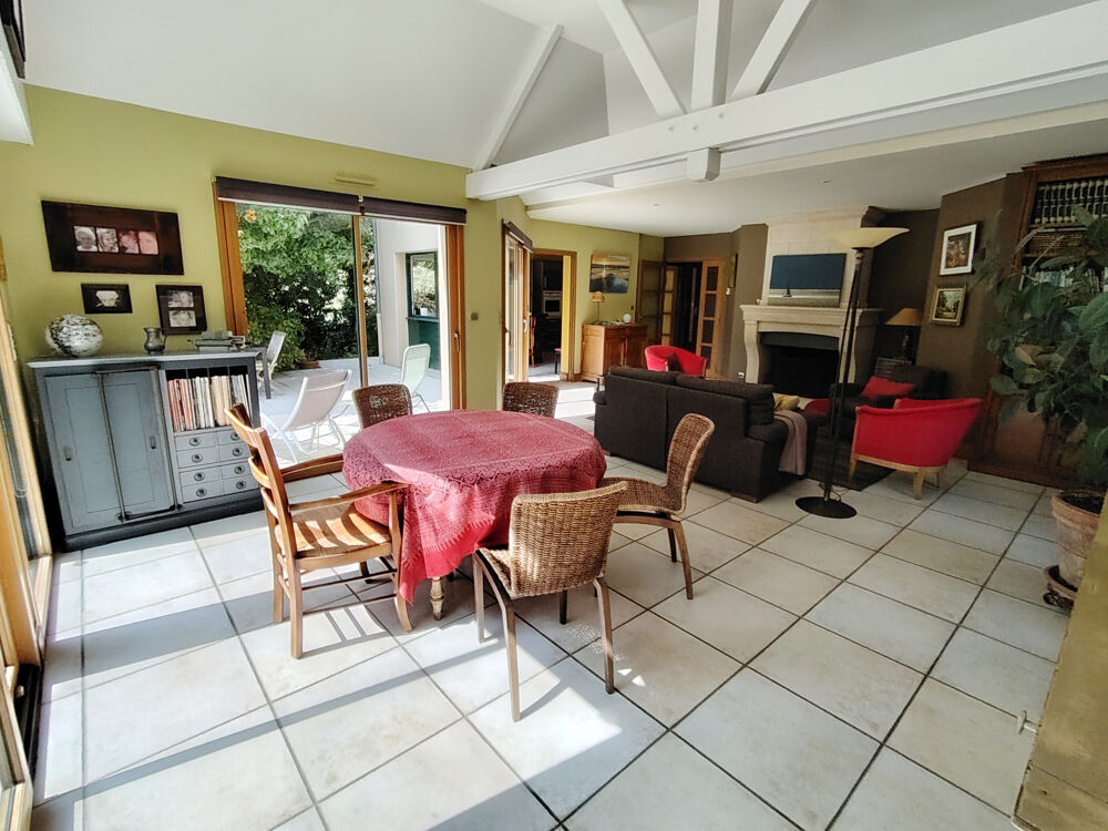 Vente Maison À VENDRE EN EXCLUSIVITE  À  PANCE  grande maison non mitoyenne de 140 m2 avec 4 chambres sur terrain de 1280 m Pance