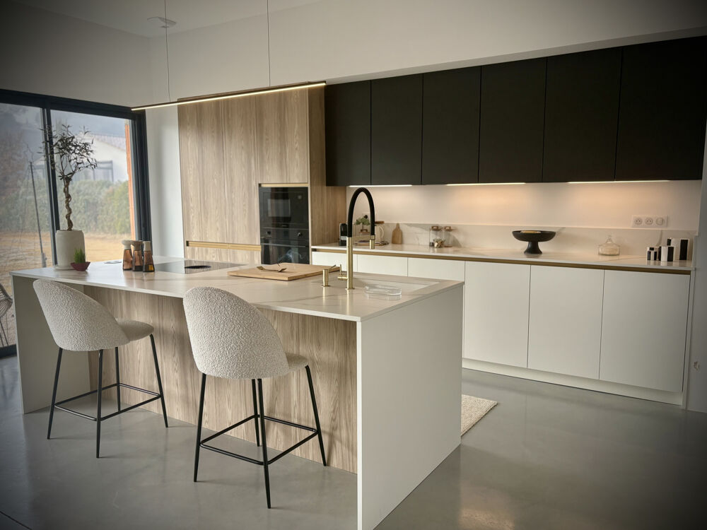 Nathalie SINARD vous présente en exclusivite cette Maison contemporaine de 2024 150 m2 Terrain de 1 903 m2