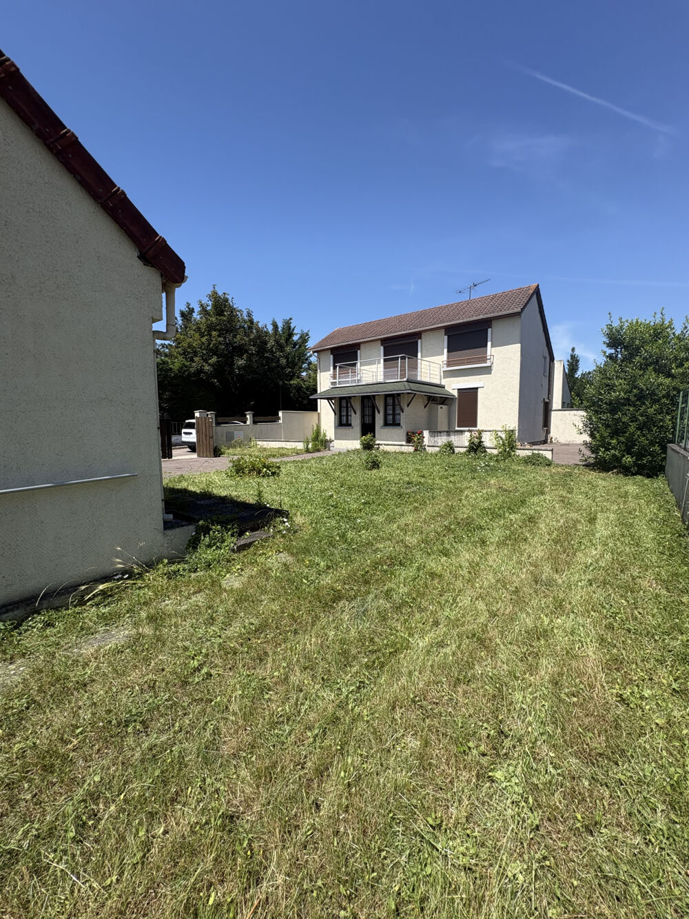 Vente Maison Maison individuelle familiale - 135 m2 - 4 chambres, jardin, garage et dépendance Issou