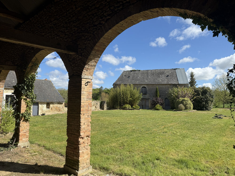 Vente Propriété/Château ¨Propriété d'exception, un lieu unique aux possibilités infinies, au coeur de plus de 4 hectares St ouen en champagne
