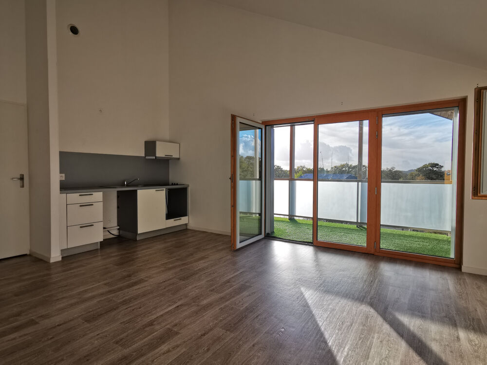 Carquefou : appartement dernier étage avec ascenseur et balcon