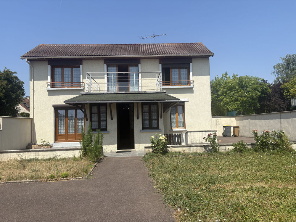 Vente Maison Maison individuelle familiale - 135 m2 - 4 chambres, jardin, garage et dépendance Issou