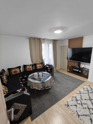 Location Appartement Appartement T3 meublé de 57 m2 avec balcon - 2 chambres, parking et cave Mantes la jolie