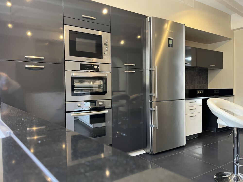 Maison 209 m2- plus de 316 m2 au sol -DPE C - Une demeure familiale de caractère aux volumes exceptionnels.