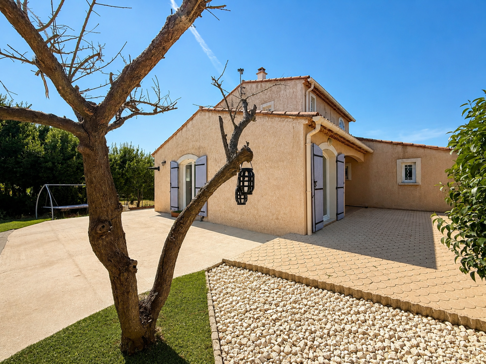 EXCLUSIVITÉ SAINT JUST D' ARDÈCHE : MAISON - 3 CHAMBRES - GARAGE - JARDIN CLOS - ENVIRONNEMENT PRIVILÉGIÉ