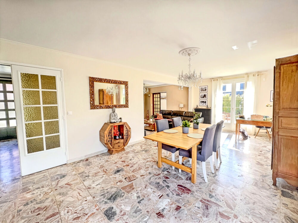 Vente Maison Maison familiale individuelle 180 m2 pleine de charme sur une magnifique parcelle de 955 m2 Pontcarre