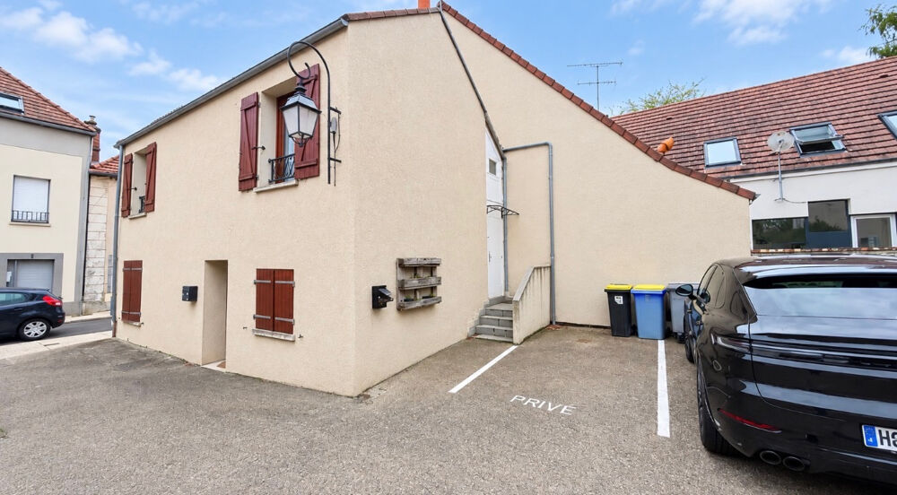 Vente Appartement CHARMANT F2 AVEC POUTRES APPARENTES ET PARKING   PLAISIR Plaisir