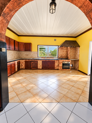 Vente Maison À VENDRE   TERRE-SAINTE   MAISON DE 125 M2 À FORT POTENTIEL   VUE MER ET PORT DE SAINT-PIERRE Saint-pierre