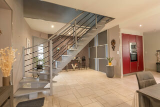  Maison � vendre 9 pi�ces 245 m�