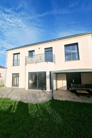  Maison � vendre 8 pi�ces 215 m�