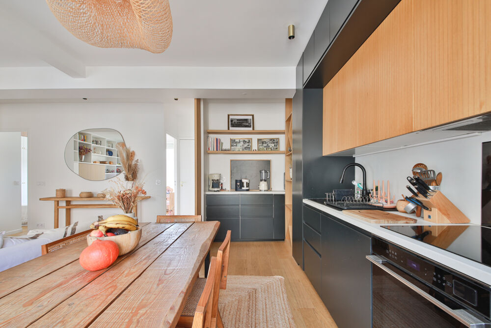 Vente Appartement Rue de Lille à Neuilly sur Seine : un 3 pièces refait à neuf, au calme d'une allée privée Neuilly sur seine
