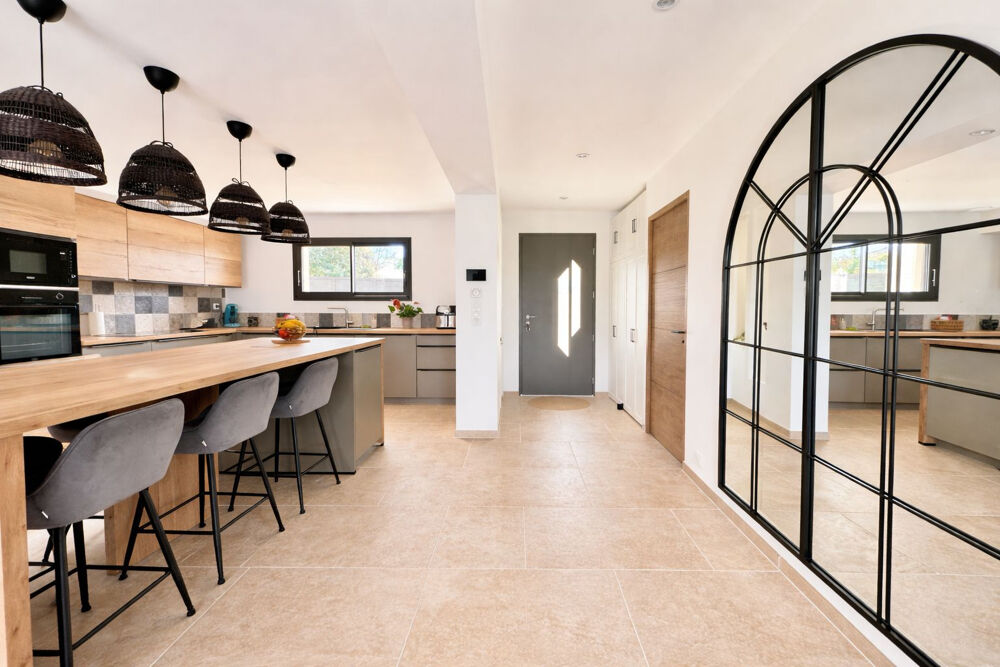 Maison contemporaine avec jardin et piscine, 5 chambres, garage Saint-Martin-dArdèche