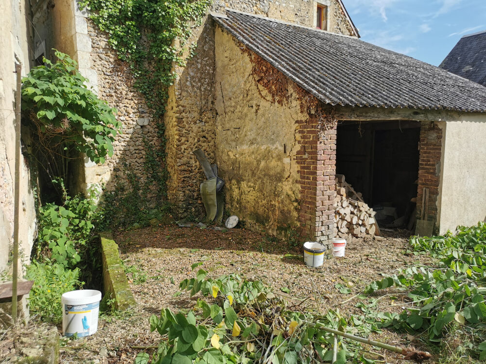 Maison en Pierre, Fort potentiel +300 m2 cave, garage, à restaurer entièrement