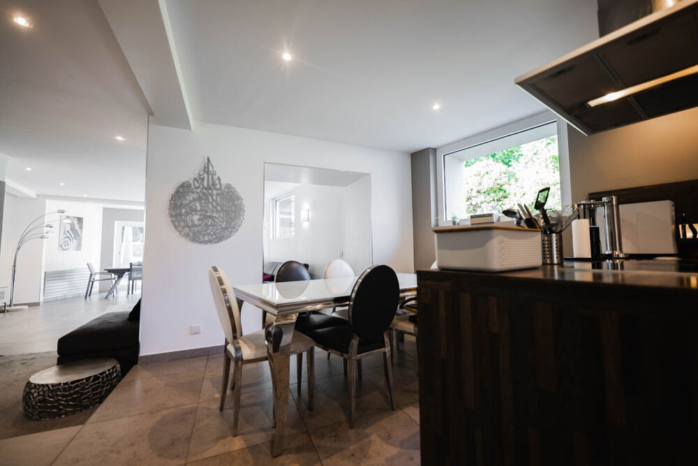 Maison de ville familiale avec dépendance aménagée, grand jardin et fort potentiel (terrain de 809m2)