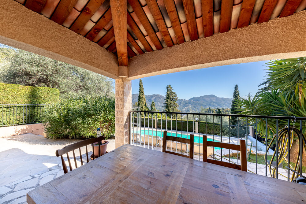 Maison 150 m2 5 chambres Piscine Vue dégagée Calme absolu Carros