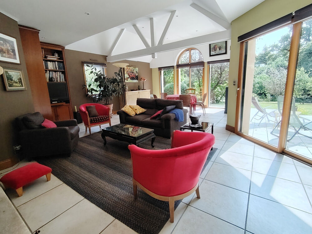 Vente Maison À VENDRE EN EXCLUSIVITE  À  PANCE  grande maison non mitoyenne de 140 m2 avec 4 chambres sur terrain de 1280 m Pance