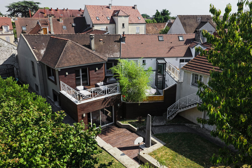 Maison de ville familiale avec dépendance aménagée, grand jardin et fort potentiel (terrain de 809m2)