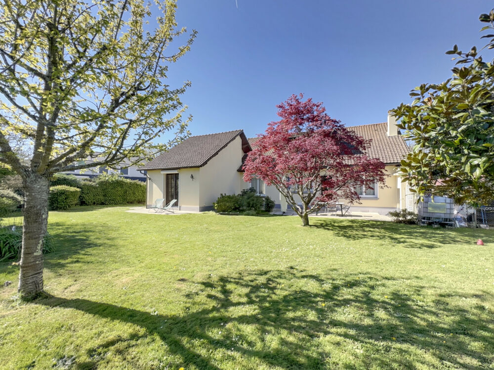 Maison familiale individuelle 180 m2 pleine de charme sur une magnifique parcelle de 955 m2