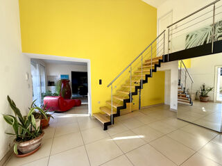  Propriété/château à vendre 8 pièces 225 m²