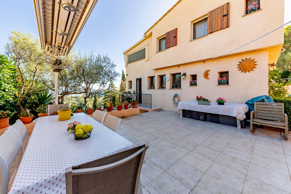 Vente Maison Maison 150 m2   5 chambres   Piscine   Vue dégagée   Calme absolu   Carros Carros