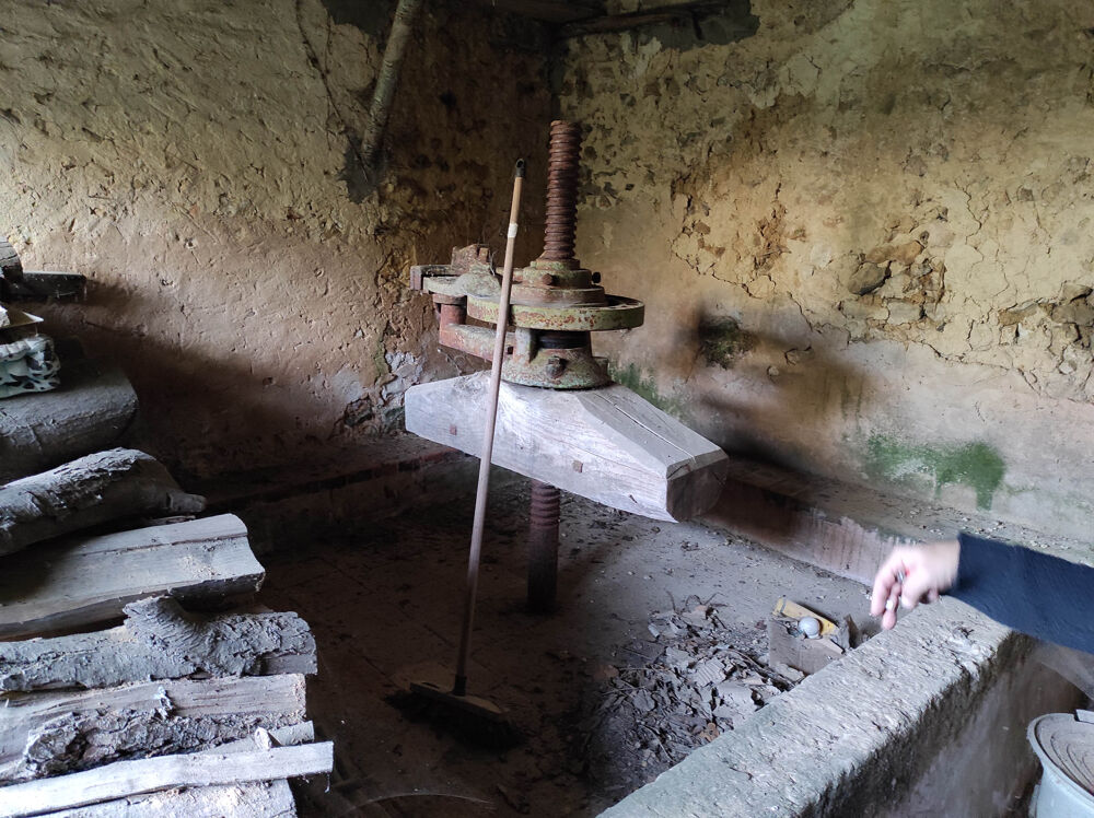 Maison en Pierre, Fort potentiel +300 m2 cave, garage, à restaurer entièrement
