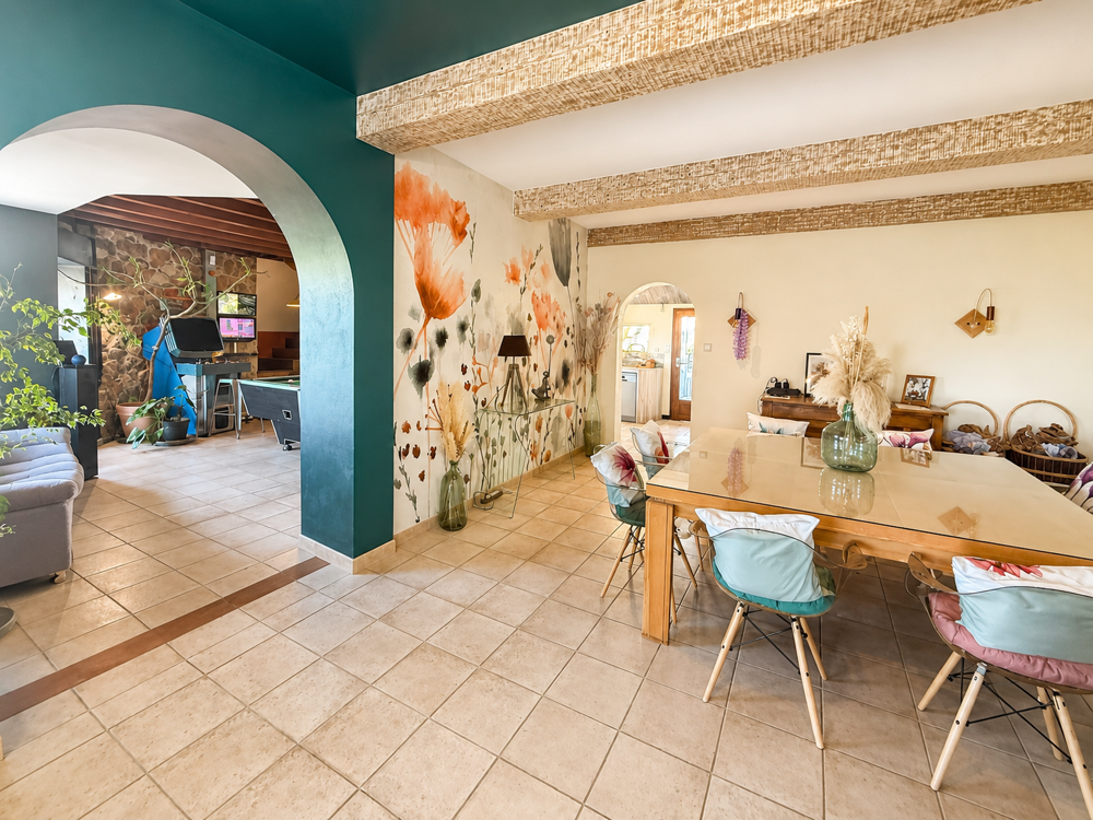 à vendre  Propriété/château La Garde-Adhémar (26700)