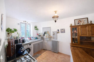  Immeuble � vendre 15 + pi�ces 251 m�