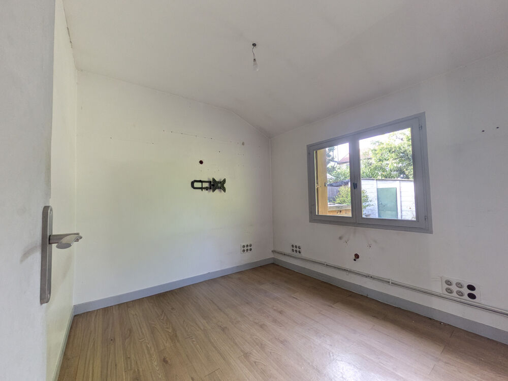 Vente Maison NANTERRE PLATEAU   MAISON DE PLAIN-PIED   TERRAIN DE 380 M2   FORT POTENTIEL D'ÉVOLUTION Nanterre