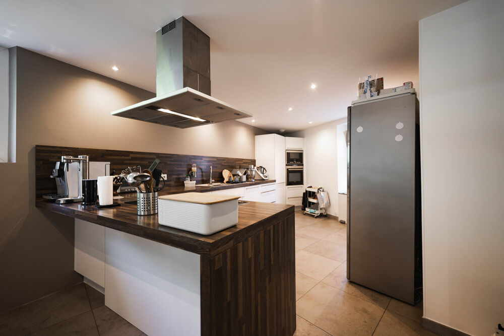 Maison de ville familiale avec dépendance aménagée, grand jardin et fort potentiel (terrain de 809m2)