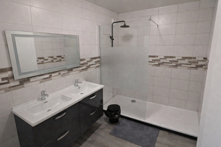  Appartement � vendre 5 pi�ces 77 m�