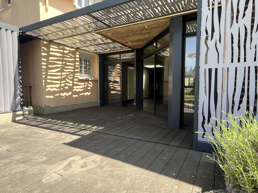 Vente Maison Maison 209 m2- plus de 316 m2 au sol -DPE C - Une demeure familiale de caractère aux volumes exceptionnels. Le mans