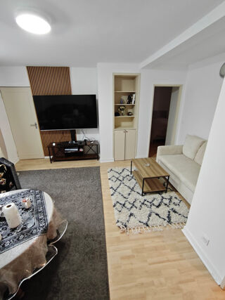 Location Appartement Appartement T3 meublé de 57 m2 avec balcon - 2 chambres, parking et cave Mantes la jolie
