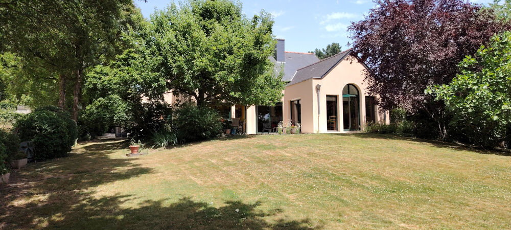 Vente Maison À VENDRE EN EXCLUSIVITE  À  PANCE  grande maison non mitoyenne de 140 m2 avec 4 chambres sur terrain de 1280 m Pance