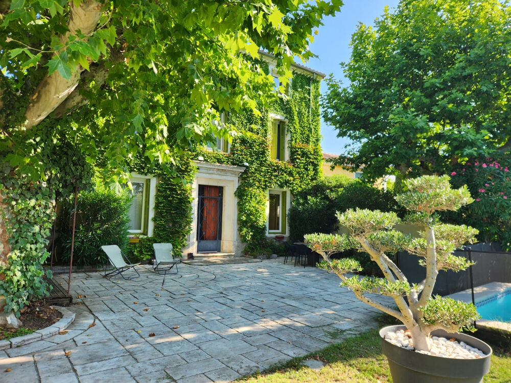 Maison bourgeoise rénovée avec piscine 281 m2 7 chambres centre-ville à pied