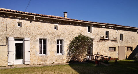   Jonzac - � 5 minutes - Magnifique Charentaise au calme absolu   avec cachet et belles perspectives Maison - 3 pi�ce(s) - 108 m�