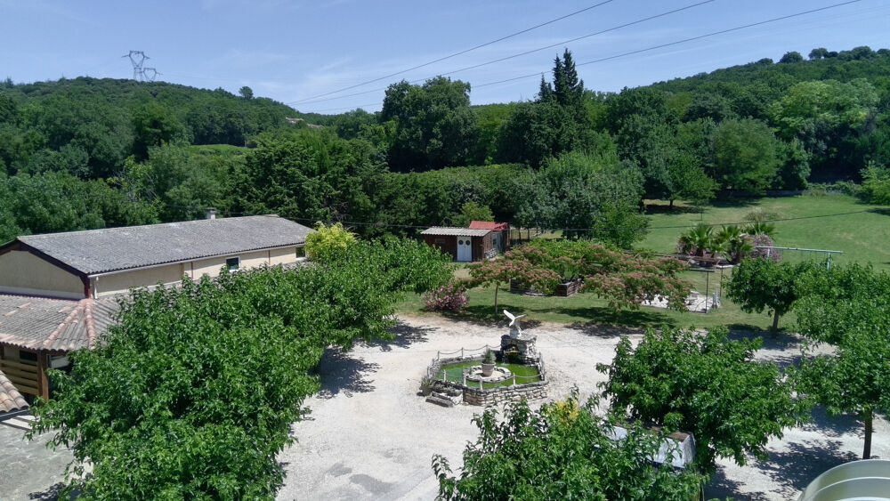 PROPRIÉTÉ D' EXCEPTION AVEC 2 GÎTES RENTABLES PISCINE CHAUFFÉE ET 5522M2 DE TERRAIN DRÔME PROVENÇALE