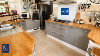 Vente Maison SAINT-GILLES-LES-BAINS   SECTEUR CHEMIN SUMMER / CAROSSE   Maison familiale 3/4 chambres, piscine et vue mer Saint paul